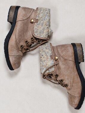 Arizona Jean Co. Tan Lace Up Knit Cuff Ankle Boots Size 8